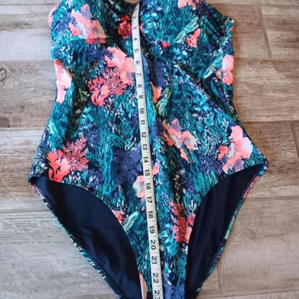 Old Navy Women’s Floral One Piece Swimsuit
